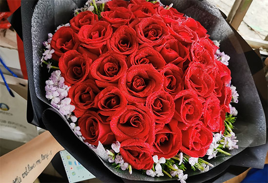 送女朋友33朵玫瑰花祝福语怎么写？