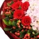 心心相印-9朵红玫瑰及2枝绣球花送女神花束