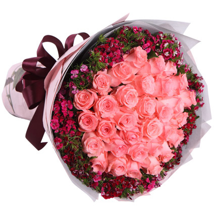 爱的时光-33枝戴安娜粉玫瑰，搭配石竹梅送女神鲜花