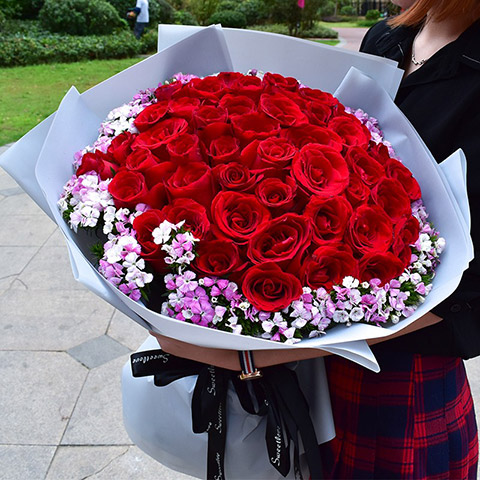 为您相思-33朵红玫瑰，外围相思梅爱情表白花束