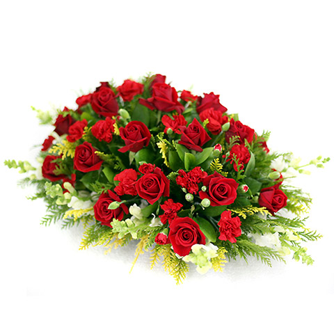 欣欣向荣-19枝红玫瑰、19枝红康乃馨，搭配黄莺草、栀子叶、金鱼草