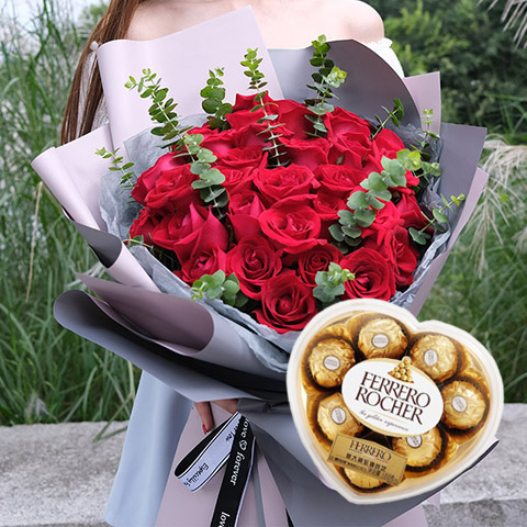 思念如你套餐组合-8颗费列罗巧克力心形装+33枝卡罗拉红玫瑰