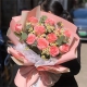 初恋心情-11枝粉玫瑰，搭配洋甘菊、尤加利叶